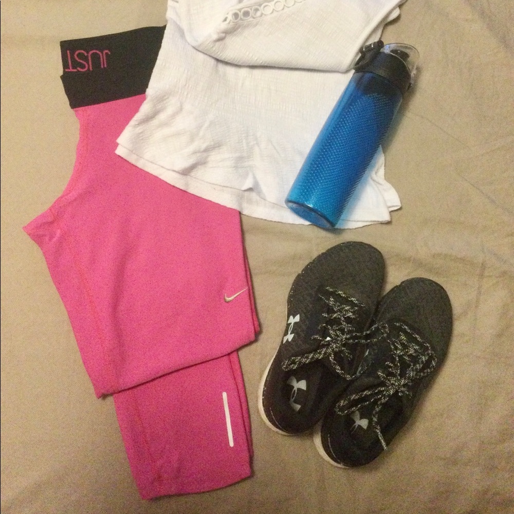 Nike Pro Dri-fit crop leggings size M pink